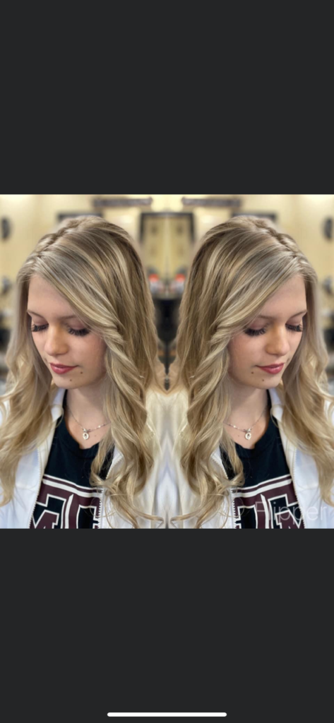 Friendswood Hairsalon customer with highlights
